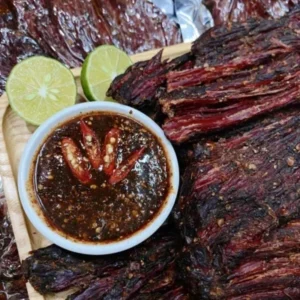 Thịt trâu gác bếp Thắm Hùng 1KG